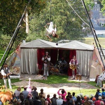 SPECTACLE MEDIEVAL